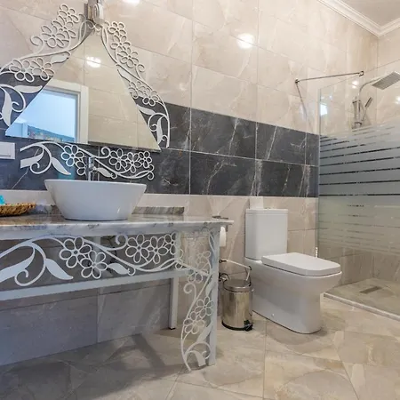 Hotell Lime Garden *