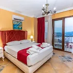 Lime Garden Hotel *