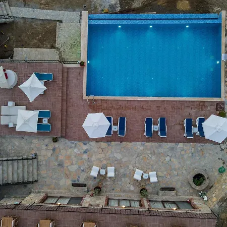 Lime Garden Hotel *